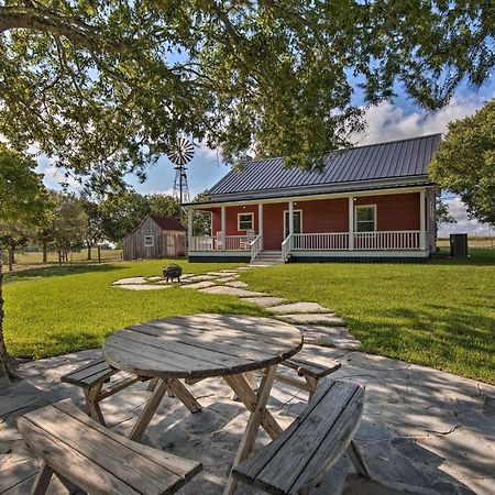Peaceful Schulenburg Farmhouse With Fire Pit And Grill Zewnętrze zdjęcie